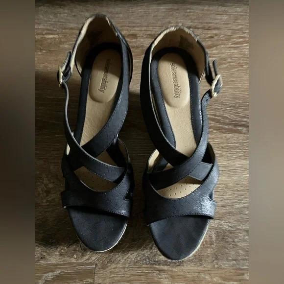 Sole Sensibility Navy Wedge Size 9 - Picture 3 of 7